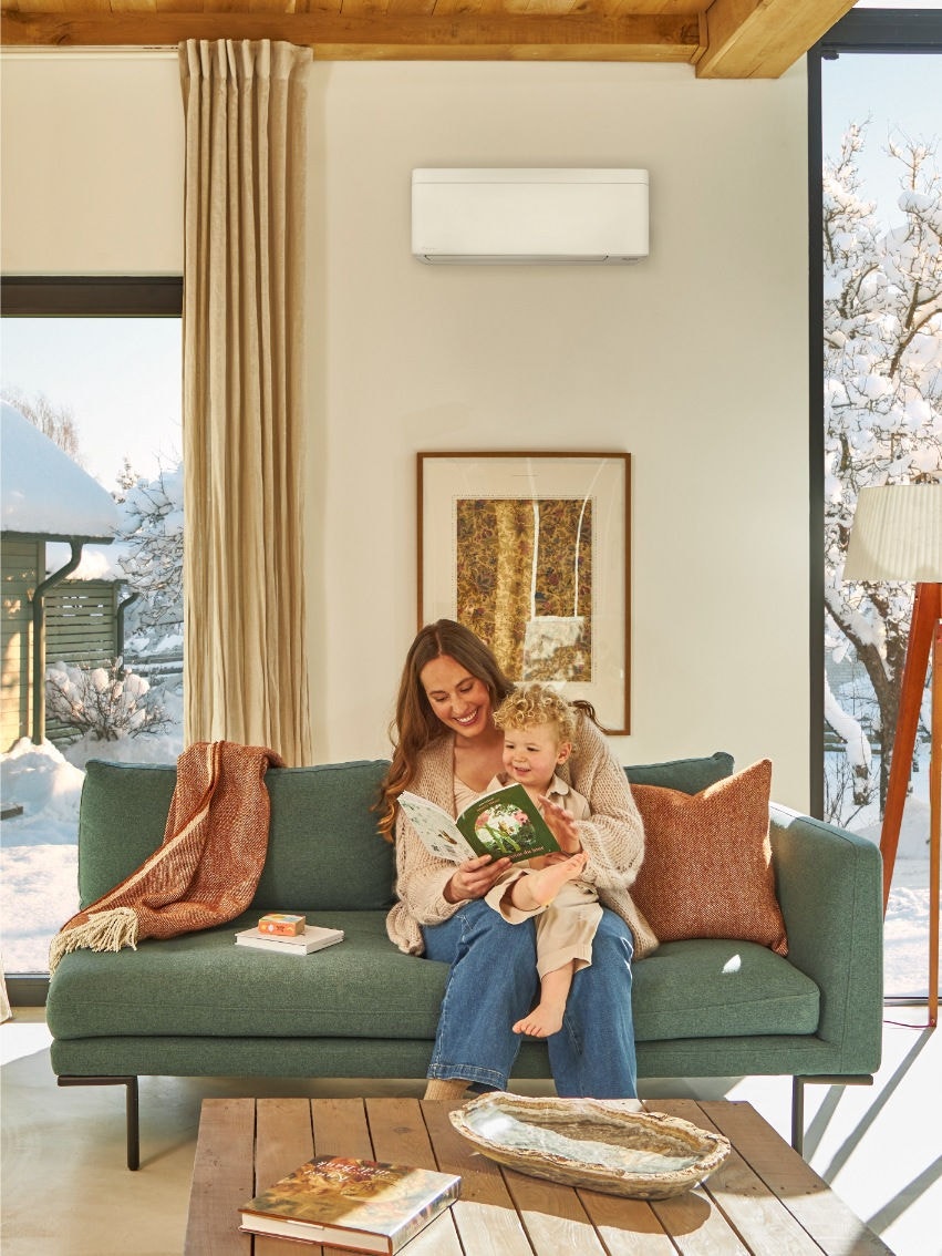 Mère et fille s'offrant un moment de beauté à une température idéale, grâce à Daikin