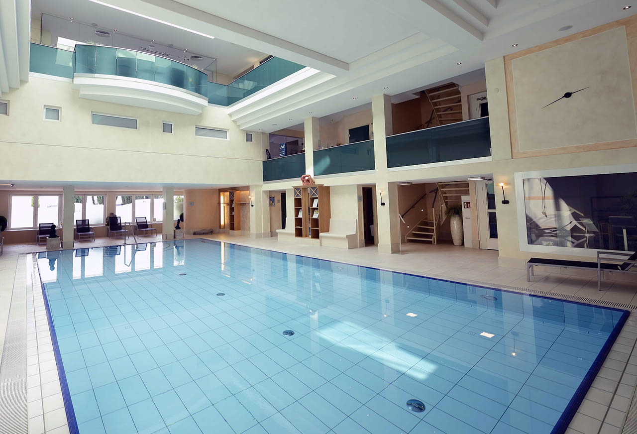 Piscine intérieure chauffée